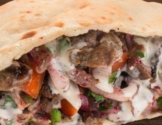 You are currently viewing شاورما اللحم مثل المطاعم بخطوات سهلة وبسيطة في المنزل