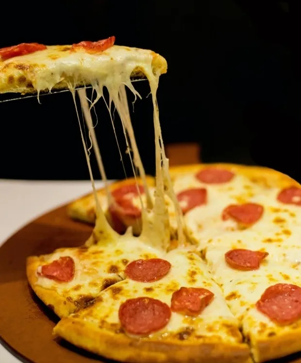 "البيتزا " طريقة عمل بيتزا البيبروني