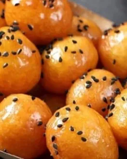 You are currently viewing لقمة القاضي سهلة وسريعة مع قرمشة تدوم مثل المحلات في المنزل