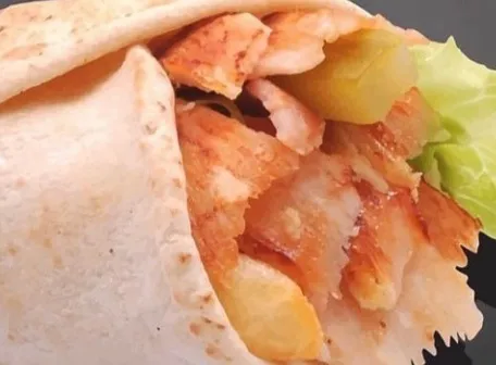 You are currently viewing طريقة شاورما دجاج سهلة مثل المطاعم بتتبيلة مميزة في البيت