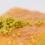 طريقة عمل البسبوسة العادية مثل المحلات بمقادير بسيطة في المنزل