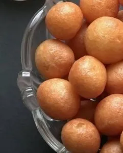 Read more about the article مكونات اللقيمات المقرمشة مع طريقة تشكيل سهلة بخطوات بسيطة في المنزل