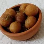 عجينة لقمة القاضي المقرمشة – طريقة لقيمات سهلة ومقرمشة بخطوات بسيطة