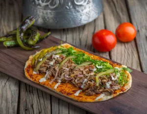 Read more about the article تتبيلة شاورما اللحم – أسرار النكهة الشهية