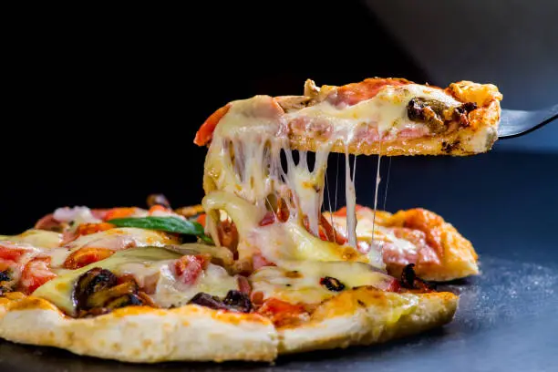 بيتزا مطاطية بعجينة قطنية